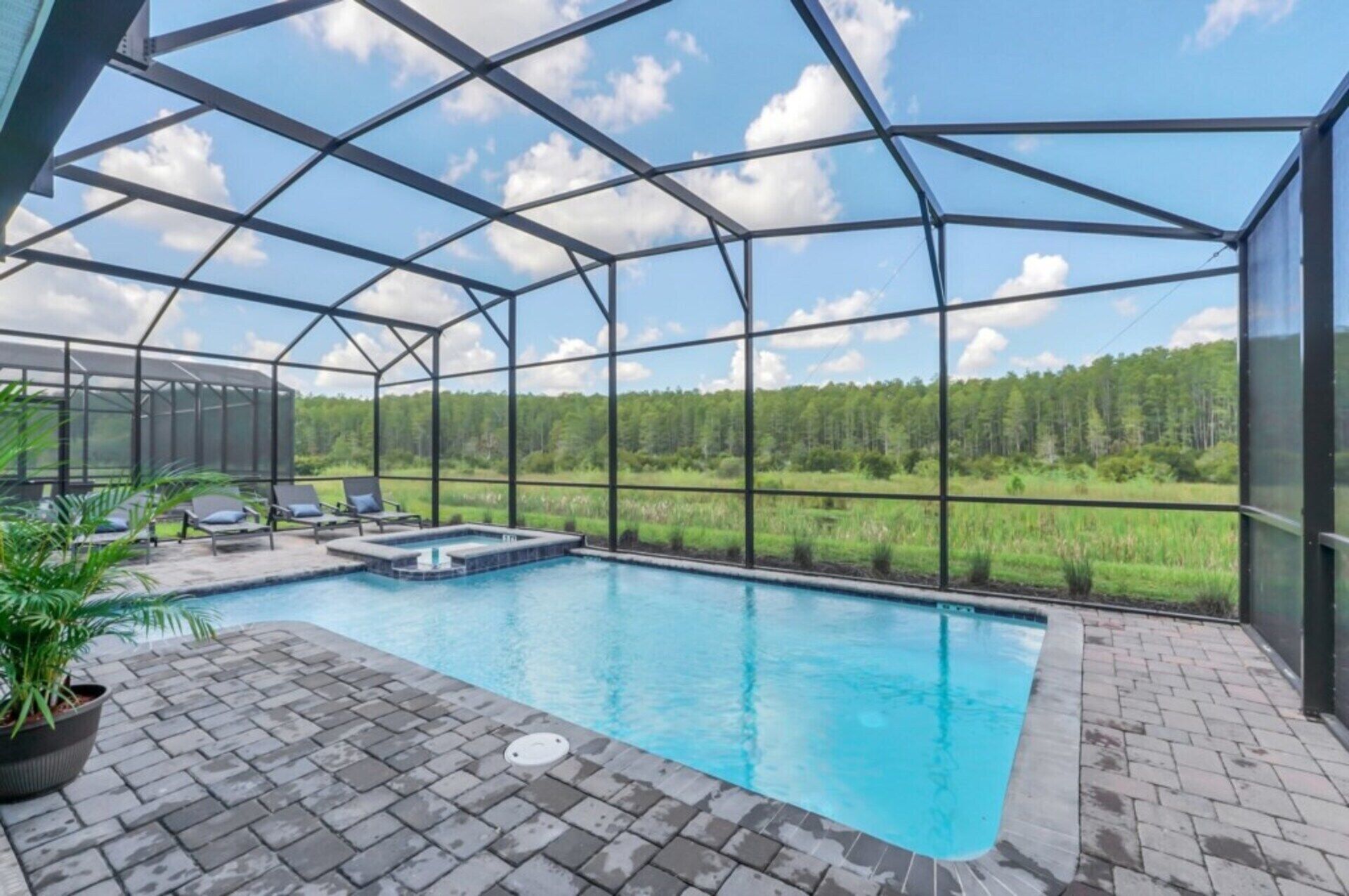 Et oppvarmet basseng