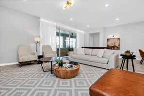 TV - Rent Your Dream Holiday Villa in One of Orlando's most Exclusive Resorts (Orlando)