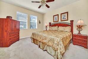 3 slaapkamers, een strijkplank/strijkijzer, wifi, beddengoed