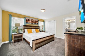 4 bedrooms, iron/ironing board, Internet, bed sheets