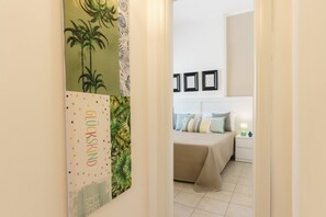 2 slaapkamers, een strijkplank/strijkijzer