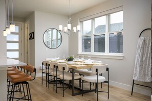 Dining - Downtown WP River Run Chalet 69 I Great Views I Hot Tub I Arcade I Firepit I Discounted Attractions (Winter Park)