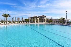 Opvarmet pool