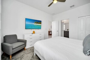 9 habitaciones, tabla de planchar con plancha, internet y ropa de cama 