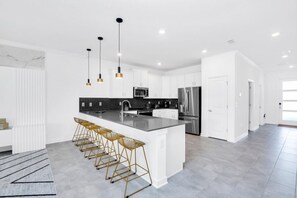 Fridge, microwave, oven, stovetop - You and Your Family will Love this Luxury Villa on torey Lake Resort, Orlando Villa 6381 (Orlando)