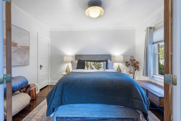 3 bedrooms, desk, free WiFi, bed sheets