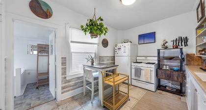 Sugar House Urban Escape: Cozy 3BR Near Mountains w/Wi-Fi & Ample Street Parking