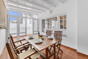Dining - Casa Merlín | Holiday Home in Lanzarote - Spain (Playa Honda)