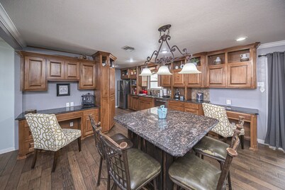 Right At Home-Midland Clermont House w/ Pool and Billiards