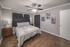 5 bedrooms, desk, iron/ironing board, free WiFi