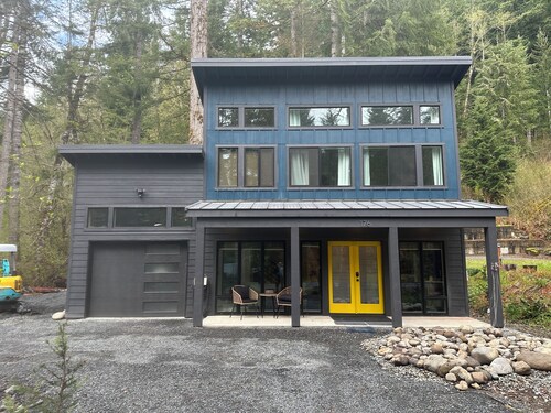 New Vacation Home near Mt Rainier. We now have Wi-Fi. We do not allow pets.