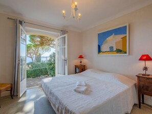 4 camere, ferro/asse da stiro, Wi-Fi