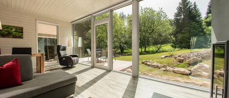 TV, peis og DVD-spiller