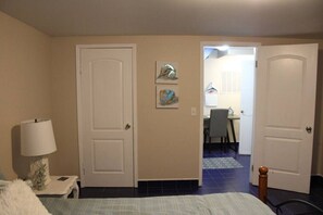 2 Schlafzimmer, Schreibtisch, Bügeleisen/Bügelbrett, kostenloses WLAN