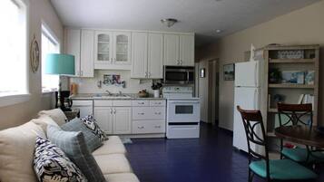 電視、乒乓球設施、 辦公室