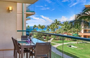 Outdoor dining - Maui Resort Rentals: Honua Kai - 3 Total Bedrooms + Den w/ Stunning Ocean Views and Massive Wrap-Around Lanai! (Lahaina)