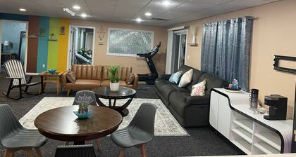 Luxury Guest place: very close to lake and downtown