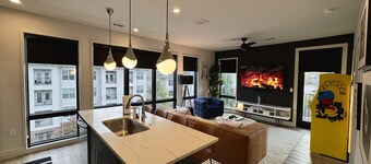 Chic 2-Bedroom Condo minutes from Centennial Park, Vanderbilt & Dining Hotspots