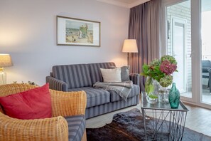 Unclassified image, 2 of 18, button