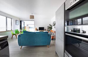 Fernseher, Stereoanlage