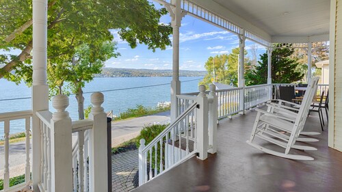 Our Happy Retreat: "Finger Lakes Reunions on Keuka Lake! Pet Friendly + Hot Tub!"