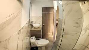 Wi-Fi gratuit, décoration personnalisée, ameublement personnalisé