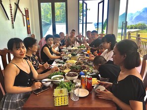 In-room dining - Homestay An Huy Mai Châu (Mai Chau)