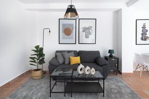 Honeymoon Apartment | Living area