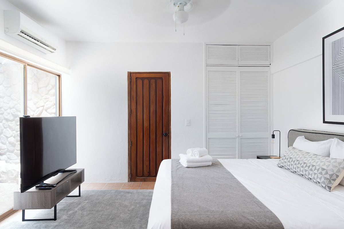 Honeymoon Apartment