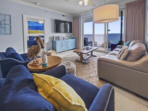 Smart TV, books - "Emerald Isle" | Beachfront | Amazing beach views | Heated Community Pool| Fitness center (Panama City Beach)