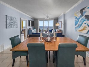 Dining - "Emerald Isle" | Beachfront | Amazing beach views | Heated Community Pool| Fitness center (Panama City Beach)