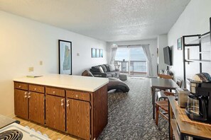 TV, fireplace, offices
