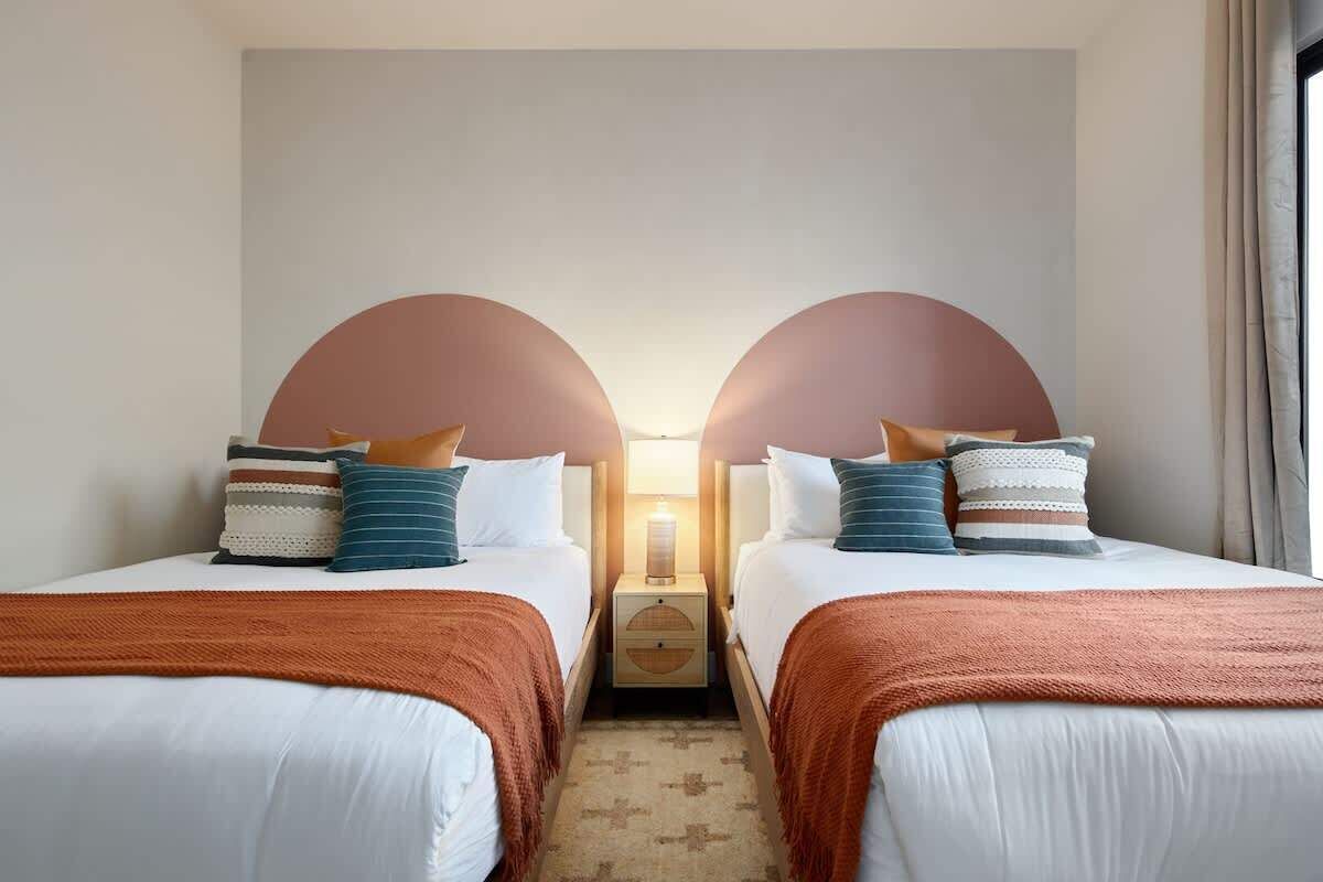 5 chambres, fer et planche à repasser, lit parapluie, Wi-Fi gratuit