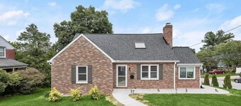 Cozy 1-bedroom apartment with king size bed.