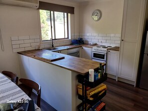 Geladeira, fogão, cooktop, lava-louças