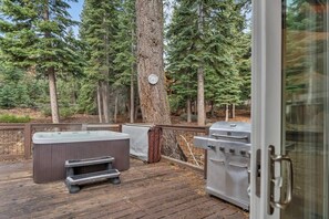 Property grounds - Stylish 3BR Near Trails w/ Hot Tub! (Tahoe City)