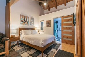 2 bedrooms, iron/ironing board, WiFi, bed sheets - Stylish 2BD in Carnelian Bay (Carnelian Bay)