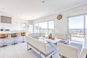Vila executiva | 2 quartos, Wi-Fi de cortesia, roupa de cama