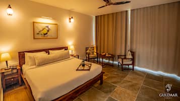 Premium Twin Room, 1 Bedroom | 1 bedroom, in-room safe, desk, laptop workspace