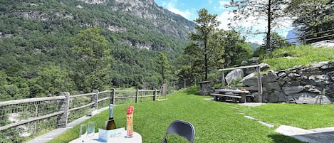 Chalet familial, plusieurs chambres, cÎté montagne (Rustico alla bolla) | Jardin