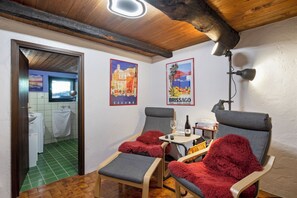 Family Chalet, 2 Bedrooms, Mountainside (Casa Carla 2) | Living area