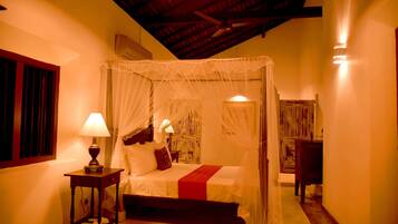 1 kamar tidur, brankas, dan dilengkapi dengan perabotan berbeda-beda