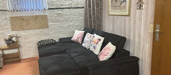 Apartment 'Souterrainwohnung Zum Leiselsee' with Shared Garden and Wi-Fi