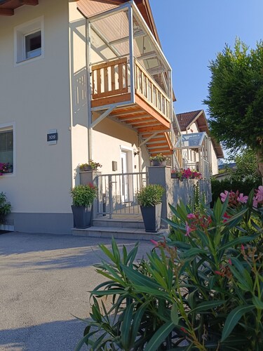Ferienwohnung 'Apart Bergtraum Ried - Typ 2' mit Bergblick, Gartenzugang und WLAN