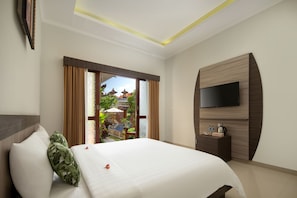 Deluxe Room | Individually furnished, desk, laptop workspace, soundproofing - Jineswari Kuta (Kuta)
