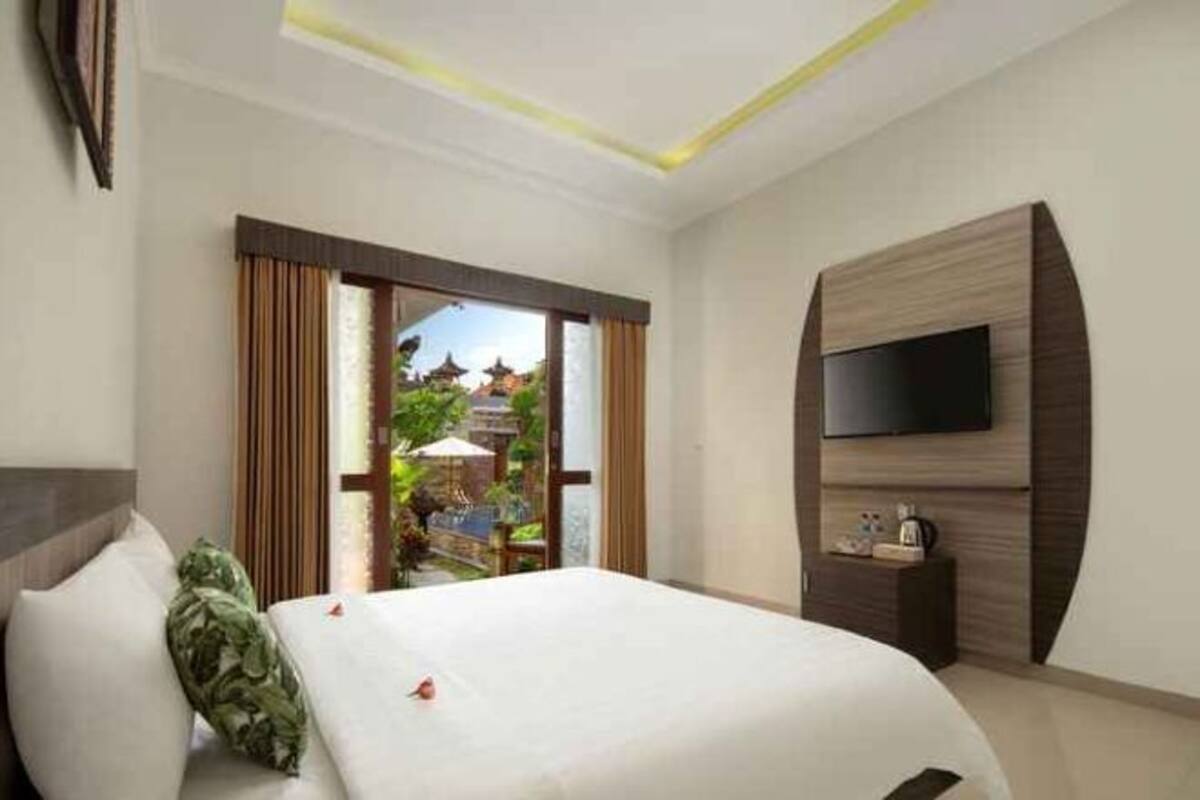 Individually furnished, desk, laptop workspace, soundproofing