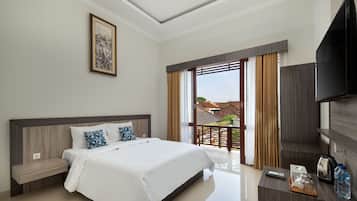 Deluxe Double Room | 1 bedroom, individually furnished, desk, laptop workspace