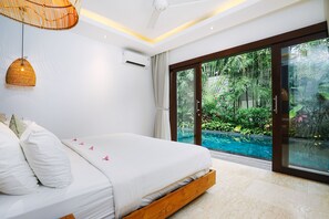 วิลล่าสำหรับครอบครัว, 3 ห้องนอน, สระว่ายน้ำส่วนตัว, วิวสวน | 3 ห้องนอน, เตียงเมมโมรีโฟม, มินิบาร์ฟรีบางอย่าง, ตู้นิรภัยในห้องพัก