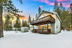Exterior - Lake Tahoe Ski Base Camp: National Forest Land, Hot Tub, Pool Table, Pet Friendly (South Lake Tahoe)