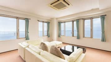 Ocean Suite + Bedrock bath, Non Smoking | Free WiFi